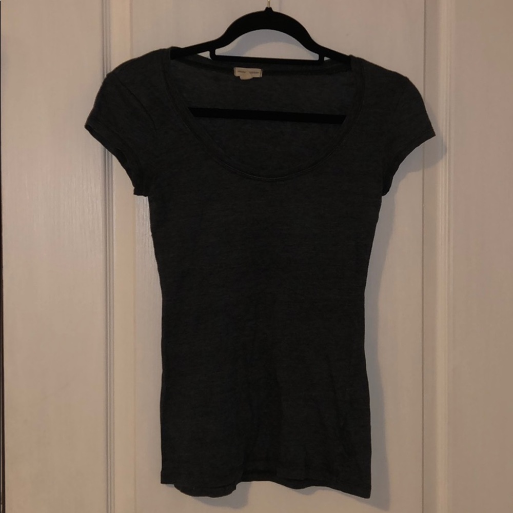 Simple scoop neck T
